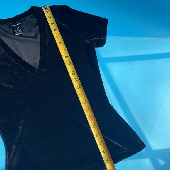 Warehouse Women’s Black Velour Velvet V-Neck Short Sleeve Pullover Shirt Size 4 - Picture 3 of 4